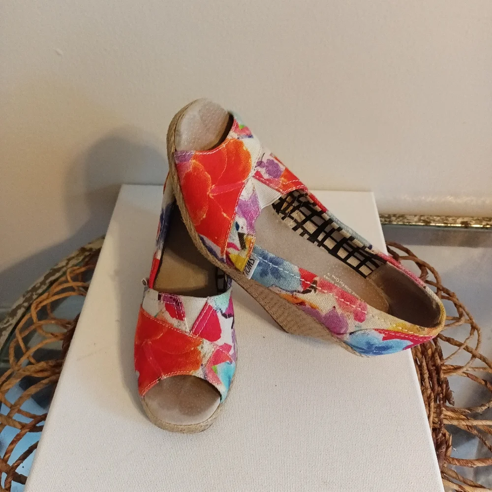 Toms espadrille used
